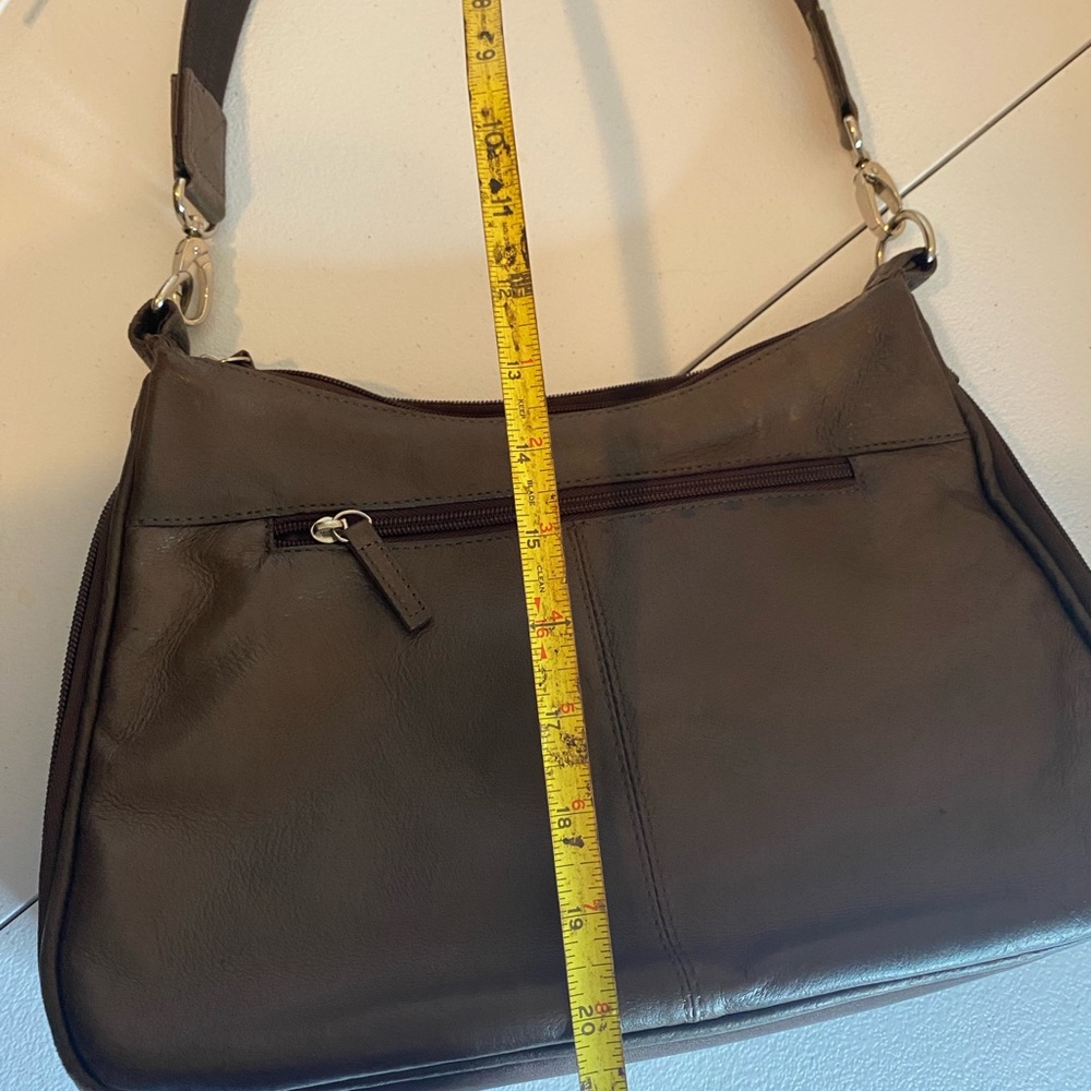 GUN TOTE’N MAMA PURSE LIKE NEW - Picture 3 of 8